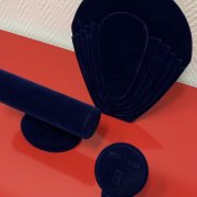 Подставки для украшений из синей замши