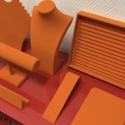 Подставки для украшений из оранжевой замши