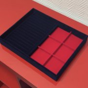 Планшет для украшений из синей и красной замши