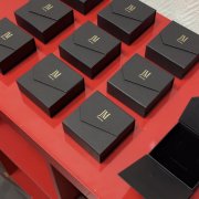 Футляры с крышкой на магните и логотипом