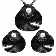 Комплект с жемчугом Black style