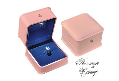 SF-6 Футляр для кольца с подсветкой розовый