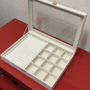 Комбинированный планшет для украшений со стеклянной крышкой - бежевая элитная замша