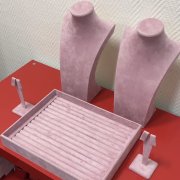 Демонстрационное оборудование из розовой элитной замши